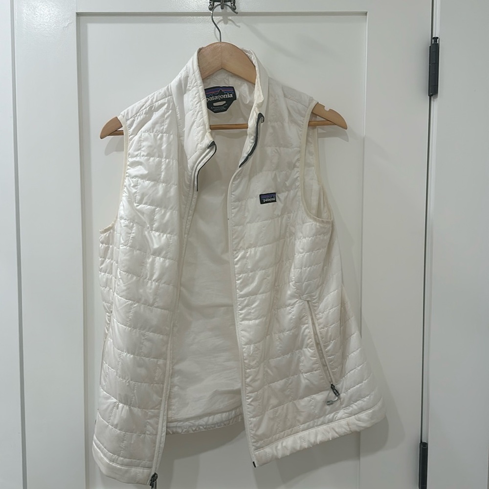 Patagonia Women's Cream Quilted Puffer Vest